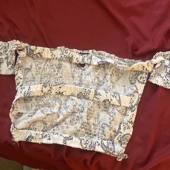 white summer boho cropped off shoulder sleeves backless paisley print top - Picture 3 of 3